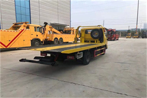 松岭非事故拖车